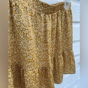 Crescent Satin Gold Skirt size M